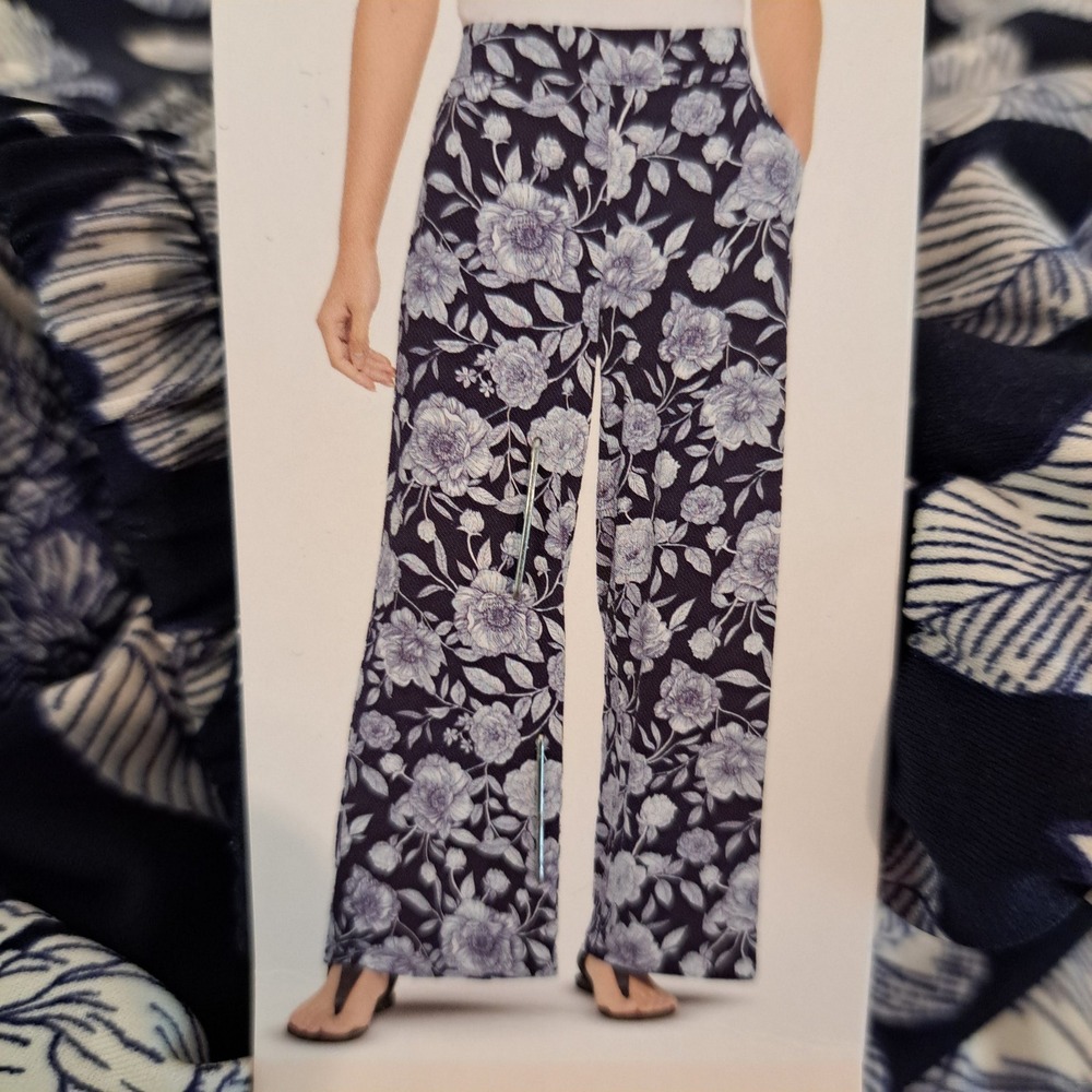 Kirkland Signature Womens Pants L Navy NWT Floral Wide Leg 1861-196